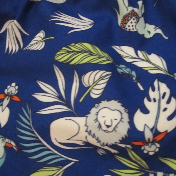 Baby Gap swim trunks 0-6 mon & Gerber baby mittens - Picture 4 of 8